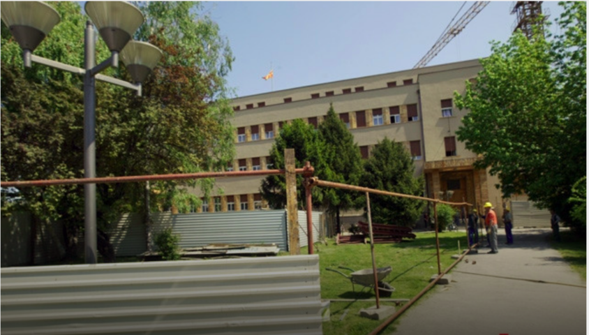 Архивска фотографија од 2013 кога почна да се оградува земјиштето помеѓу Собрание и Домот на АРМ