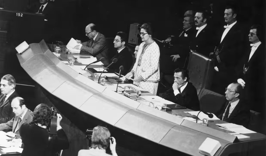 Симон Вејл, Првата претседателка на Европскиот Парламент