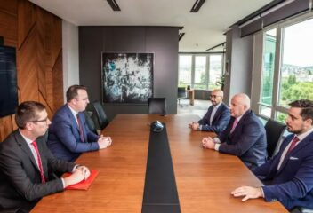 Николоски и Јазаи, еден спроти друг во разговор за влез на 4иГ на македонскиот телеком пазар