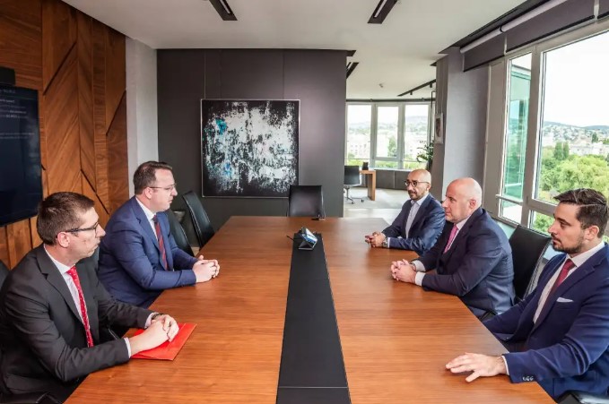 Николоски и Јазаи, еден спроти друг во разговор за влез на 4иГ на македонскиот телеком пазар