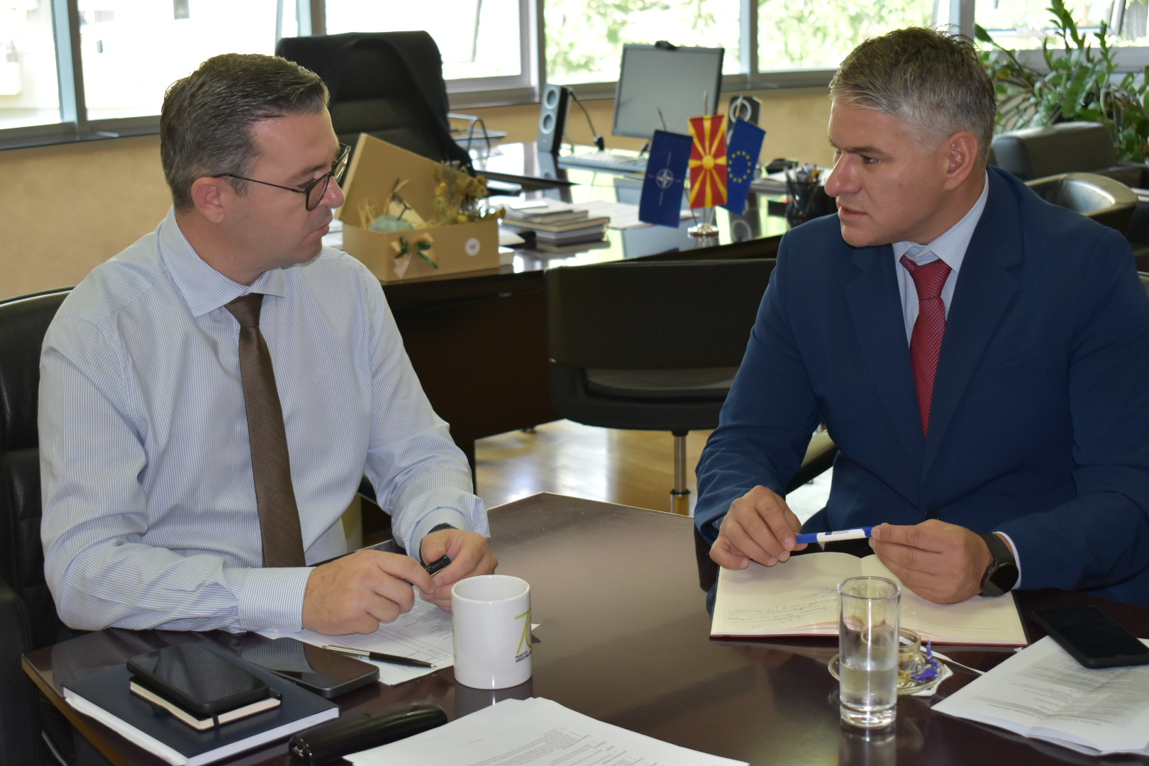 Министерот за земјоделство, шумарство и водостопанство, Цветан Трипуновски оствари работна средба со Флакрон Беџети, заменик министер за земјоделство, шумарство и водостопанство.