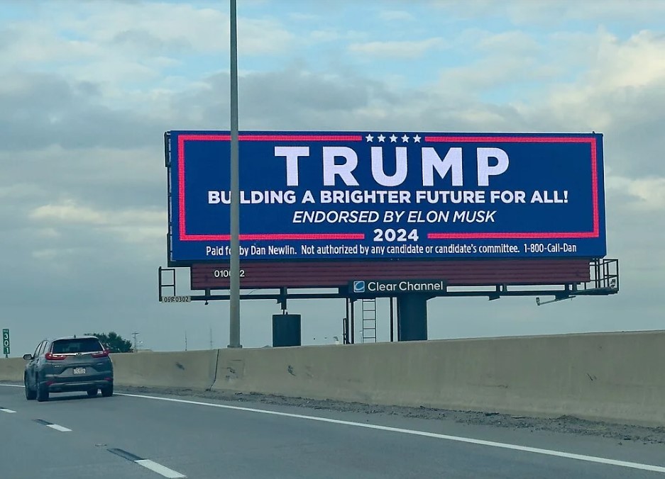 Билборд во САД со реклама за реизбор на Доналд Трамп за претседател со поддршка од Илон Маск | Фото:Oleg Yunakov, CC BY-SA 4.0, via Wikimedia Commons