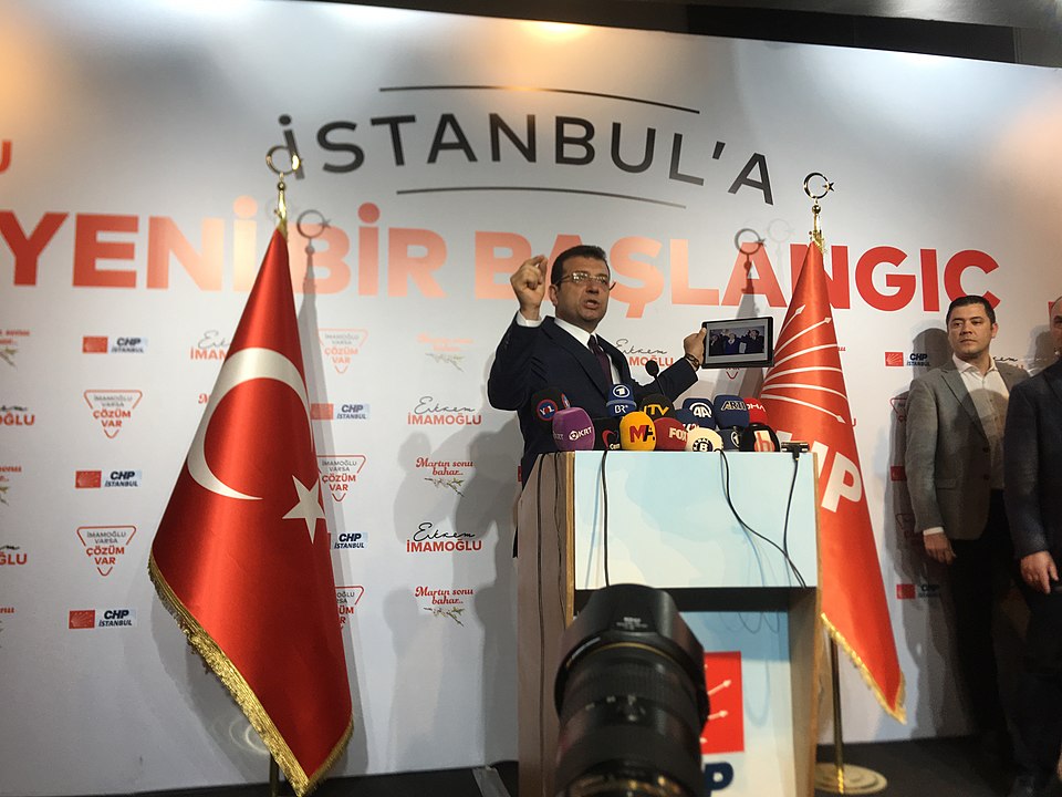 By Hilmi Hacaloğlu - https://www.voaturkce.com/a/ekrem-imamoglu-yskdan-mazbatasini-talep-etti/4859856.html, Public Domain, https://commons.wikimedia.org/w/index.php?curid=79157645