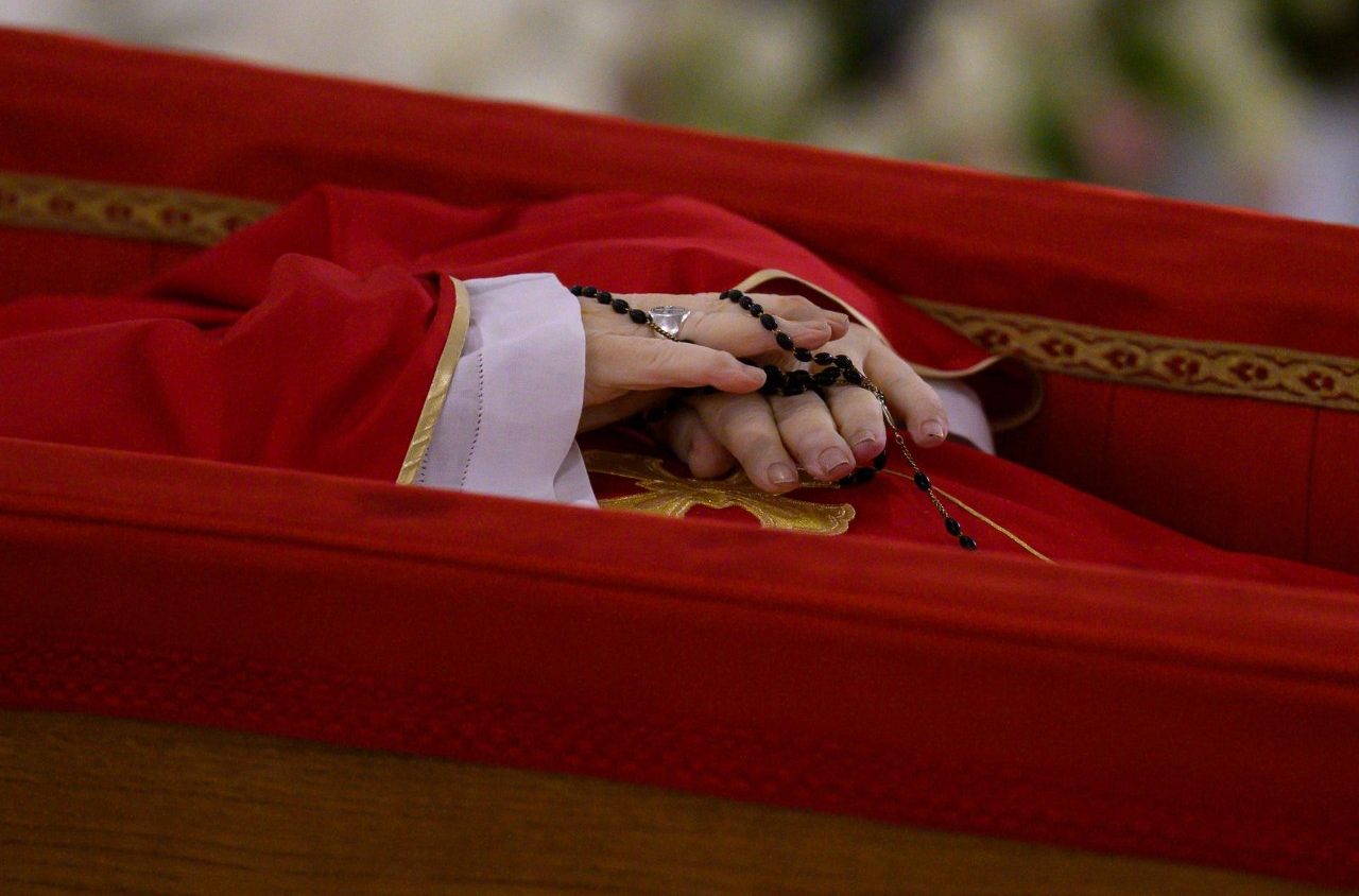 The late Pope Francis' body lies in the chapel of the Casa Santa Marta (VATICAN MEDIA Divisione Foto)