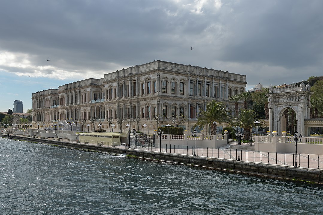 Палатата Чираган во Истанбул, место не преговорите, By This Photo was taken by Wolfgang Moroder. https://commons.wikimedia.org/w/index.php?curid=32519061