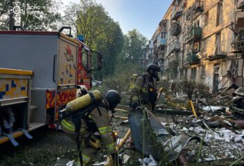 Додека меѓународната заедница се колеба од воведување поголеми санкции против Русија, Москва продолжува со напади врз цивилни цели