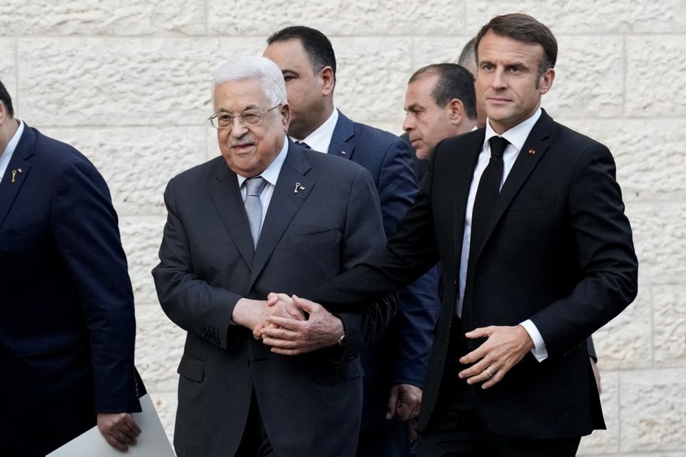 French President Macron meets Palestinian President Abbas in West Bank 24.10.2023, EPA/CHRISTOPHE ENA / POOL MAXPPP OUT