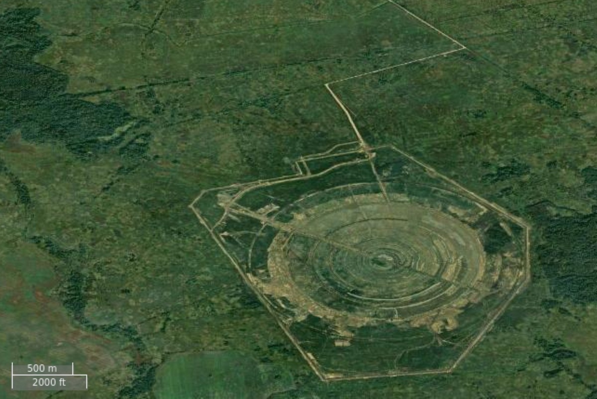 Базата за електронска војна во Калининград, By Imagery from LANCE FIRMS operated by NASA's Earth Science Data and Information System (ESDIS) with funding provided by NASA Headquarters. - https://firms.modaps.eosdis.nasa.gov/map/#d:2025-08-17;@21.82,54.58,14.00z, Public Domain, https://commons.wikimedia.org/w/index.php?curid=173388223