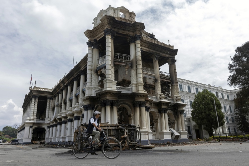 Бројот на жртвите во немирите во Непал порасна на 72