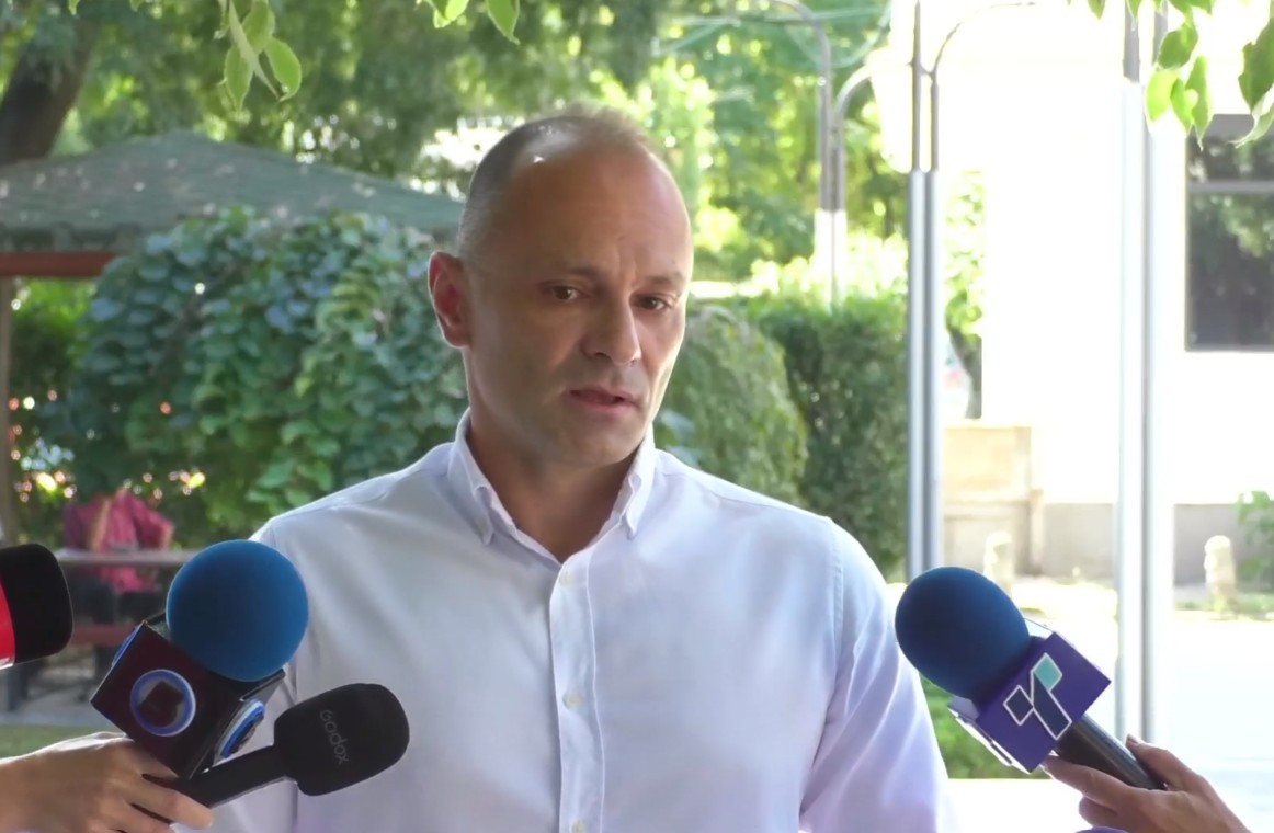 Наводните хибридни напади се само ПР драма на премиерот