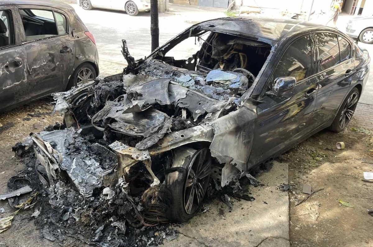 опожарени над 35 патнички возила