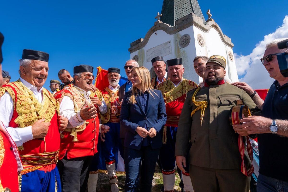 Србија не треба да бара „српски свет во Македонија“