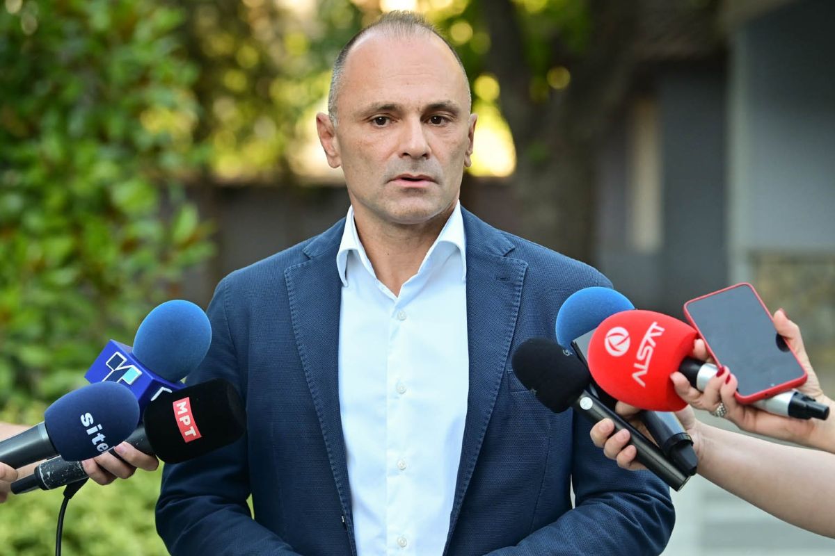 Мицкоски e директно одговорен за состојбата во судството