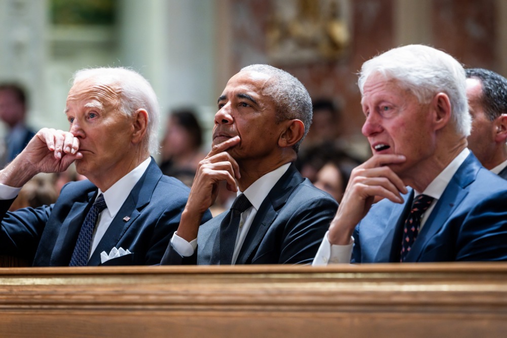 Бајден, Обама и Клинтон
