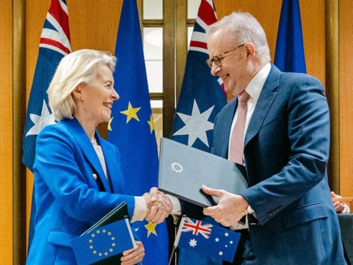 Австралија