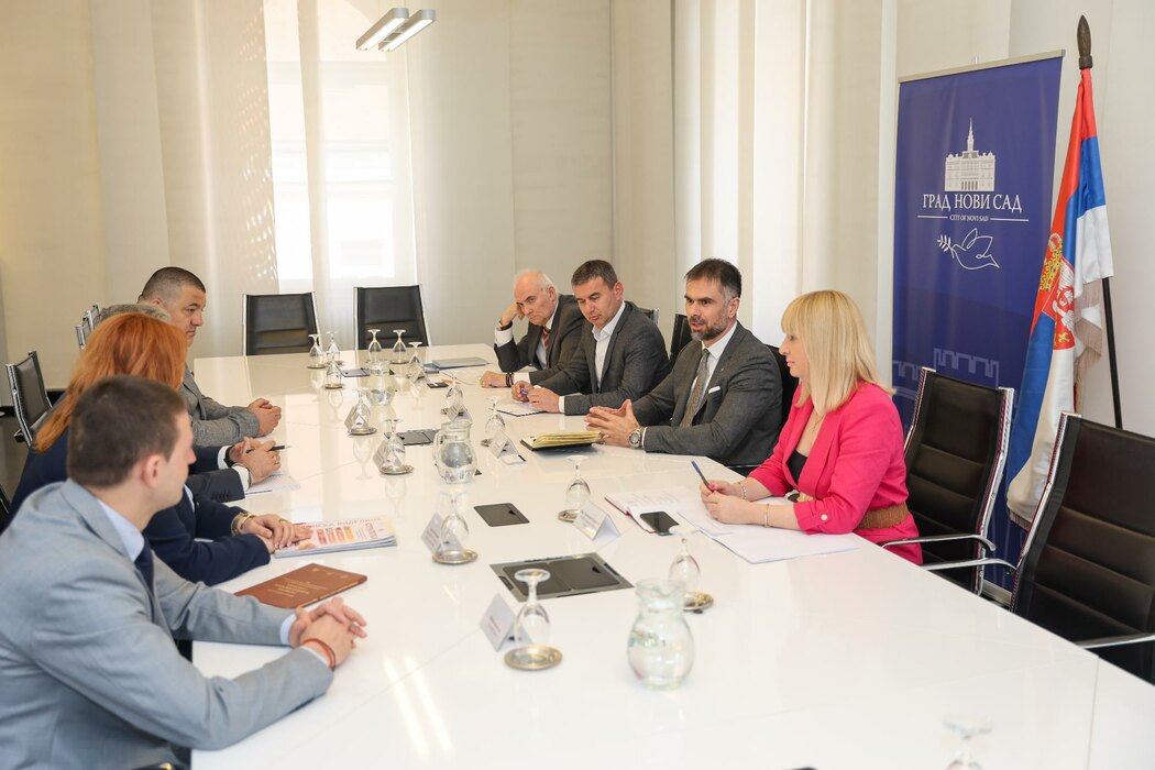 Македонците