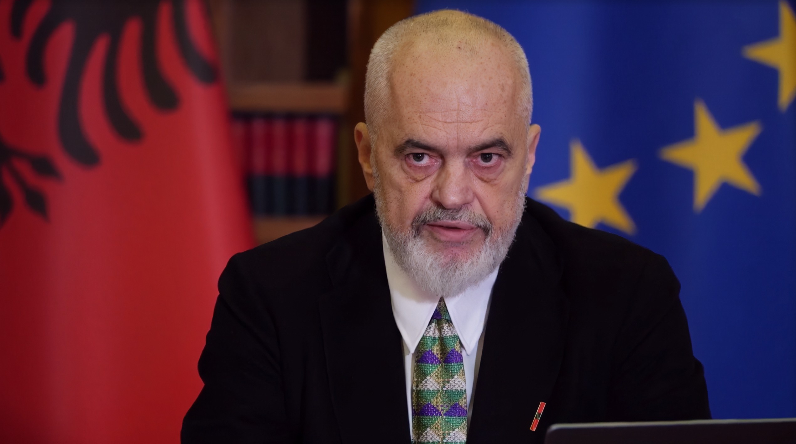 Edih Rama Рама објави листи на демонстранти за кои тврди дека не се студенти